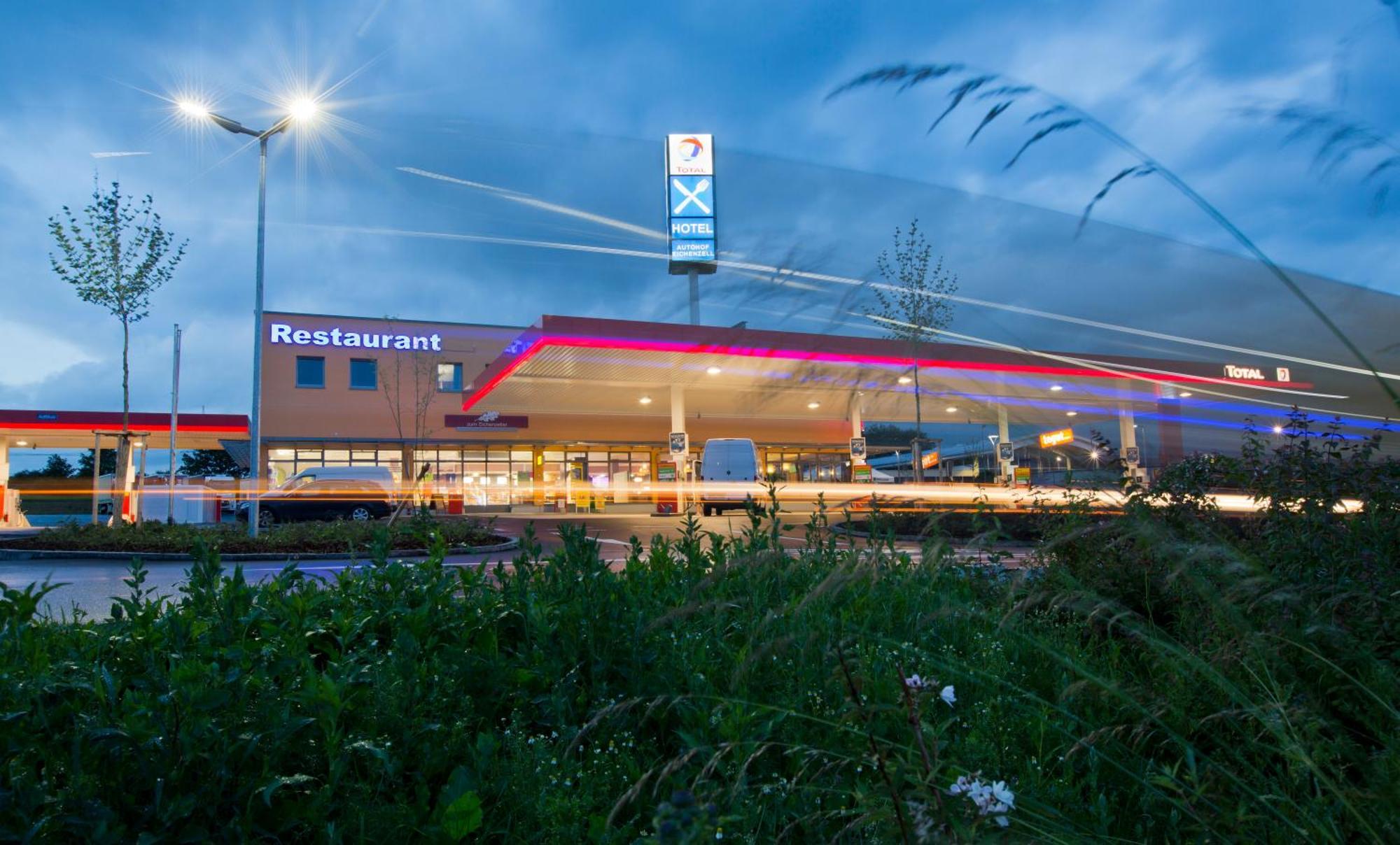 Zum Eichenzeller Hotel Buitenkant foto